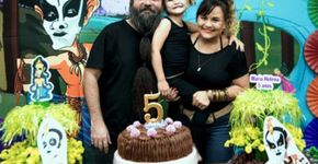 Menina escolhe Ney Matogrosso como tema de sua festa de 5 anos