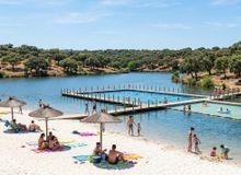 Featured side: Areia branca e piscinas flutuantes: o paraíso que está conquistando seus visitantes