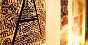 Pinturas medievais ganham releitura contemporânea em exposição na USP