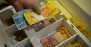 Governo anuncia novo salário mínimo e reação é imediata
