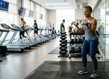 Featured side: Os especialistas concordam: “Nem natação nem caminhada, após os 50 anos é absolutamente necessário fazer musculação.”