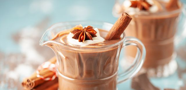 Choconhaque cremoso que virou febre nas festas juninas mais aconchegantes