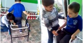 Menino ajuda amigo com deficiência a usar brinquedo e emociona