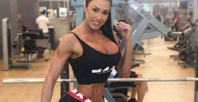 Gracyanne Barbosa rebate críticas machistas por foto do bumbum