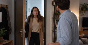 Inquilina chegou mais cedo do trabalho e encontrou o proprietário dentro do apartamento, ouviu que ele “só estava conferindo o imóvel” e descobriu que ter uma cópia da chave não significa poder entrar quando quiser