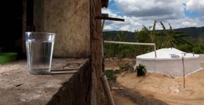 Restaurante de São Paulo utiliza água mineral para não fechar; saiba como reaproveitar água da chuva e da máquina de lavar
