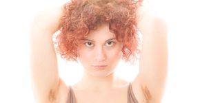 Garotas do mundo promovem o ‘Janeiro Peludo’