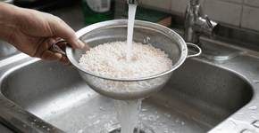 Eu entendi tarde demais por que o arroz não deve ser lavado antes de ir para a panela