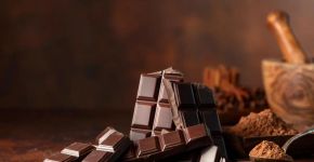 Chocolate depois do almoço: entenda por que o cérebro pede açúcar após a refeição