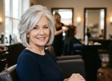 Featured side: Charo García, cabeleireira: “A partir dos 60 anos, cortes de cabelo com volume no topo e um pouco de leveza ao redor do rosto tendem a ser os mais favorecedores para rostos redondos.”