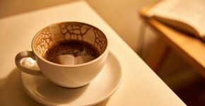Como ler o futuro no pó de café sem ser vidente
