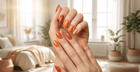 Quem ama unhas coloridas da moda precisa ver o tom que virou febre absoluta entre as famosas