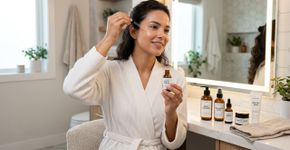 Todos nós limpamos o rosto da maneira errada: as dermatologistas garantem que a ordem dos produtos na skincare faz toda a diferença