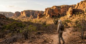 Paredões rochosos e pinturas rupestres formam um cenário impressionante no parque nacional de Pernambuco protegido pelo ICMBio e marcado pela presença de povos antigos