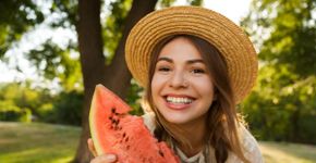 Calor extremo: veja alimentos e bebidas aliados da saúde no verão
