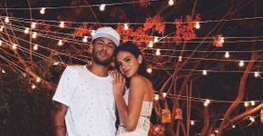 Mão boba de Neymar em foto com Marquezine chama atenção na web