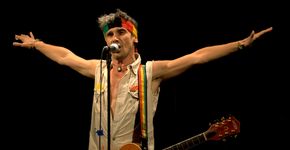 Ouça os 10 maiores álbuns de rock latino de todos os tempos