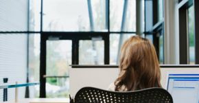 Site oferece curso online gratuito de secretariado