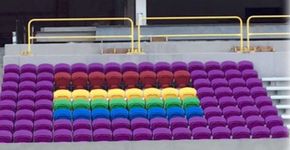 Cadeiras LGBT no Orlando City homenageiam vítimas da Boate Pulse