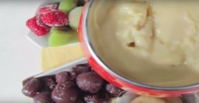 Fondue de leite ninho com açaí: confira essa e outras receitas inusitadas do prato