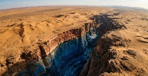 A Líbia construiu uma rede gigantesca para retirar água de 40 mil anos sob o Saara, mas cada litro usado esconde um problema sem volta