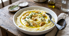 Os franceses concordam: “Para deixar o purê de batatas mais cremoso e saboroso, o segredo é adicionar alho confitado.”