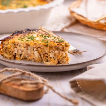 Featured mobile: Sem glúten, essa torta de carne com cebola é fácil de fazer e combina com o lanche da tarde
