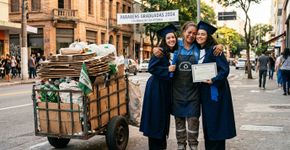 Aos 45 anos, catadora de recicláveis sustentou três filhos com a carroça e viu duas delas se formarem na faculdade pública