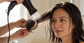 Qual escova danifica menos o cabelo? secadora ou rotativa?