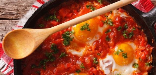 Shakshuka: aprenda da fazer essa delícia árabe