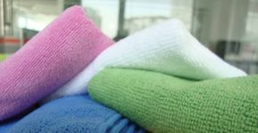3 ingredientes que todo mundo tem em casa vão deixar suas toalhas cheirosas e limpinhas