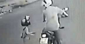 Vídeo mostra padrasto agredindo menino de 4 anos no meio da rua