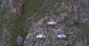 Hotel suspenso do Peru tem acesso apenas com escaladas e tirolesa