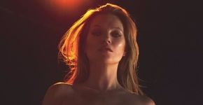 Kate Moss diz que não se sente confortável com seu corpo