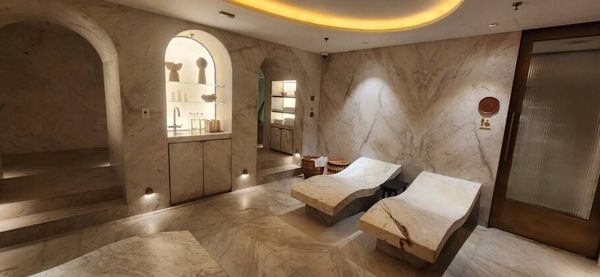 Vestiário masculino da área termal do Asaya Spa by Guerlain