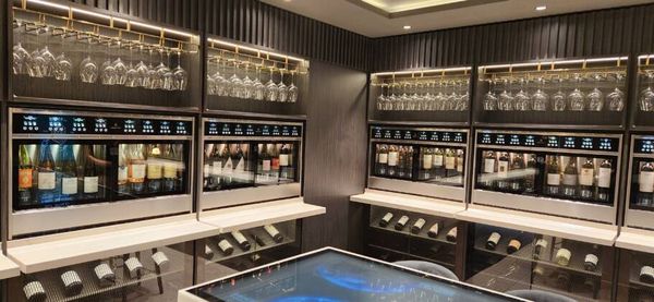 Helios Wine Bar, único do tipo da frota da MSC Cruzeiros