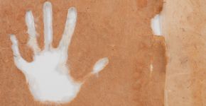 “Anywhere Is My Land”, de Antonio Dias, na Pinacoteca