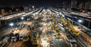 A China constrói uma linha ferroviária de alta velocidade em apenas 9 horas com 1.500 trabalhadores, reduzindo uma viagem de 7 horas para apenas 90 minutos