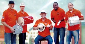 Comunidade do Buraco do Sapo introduz o samba na educação de suas crianças