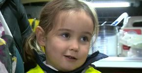 Com 4 anos, essa pequena ligou para o 999 e salvou a vida da mãe