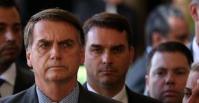 Um tiro nos Bolsonaros: STF manda investigar Flávio Bolsonaro
