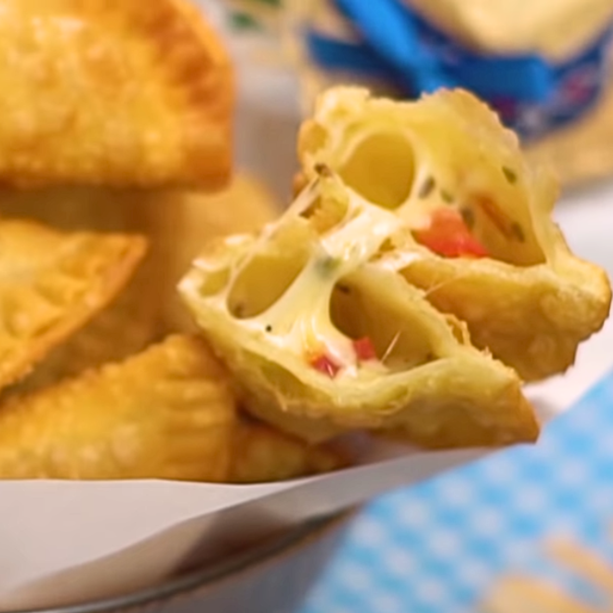 Pastel de feira feito em casa: descubra o segredo