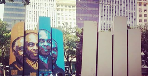 Monumento no RJ com imagem de Gilberto Gil é pintado de cinza