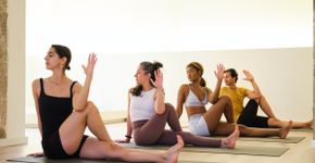 Posturas de yoga: 7 opções e os benefícios delas para a saúde