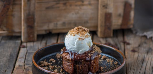 Petit gâteau de doce de leite vai te fazer passar debaixo da mesa de joelhos