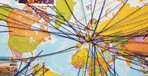 Projeto de cartões-postais de professor viraliza em 90 países
