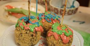 Maçã do amor com brigadeiro e paçoca: confira a receita