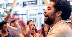 Rodrigo Carvalho comanda o ‘Pagode do Biro’ na Tijuca