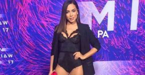 Cantora gringa usa botas iguais às da Anitta e web não perdoa
