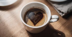 Como olhar a borra do café pra prever o futuro